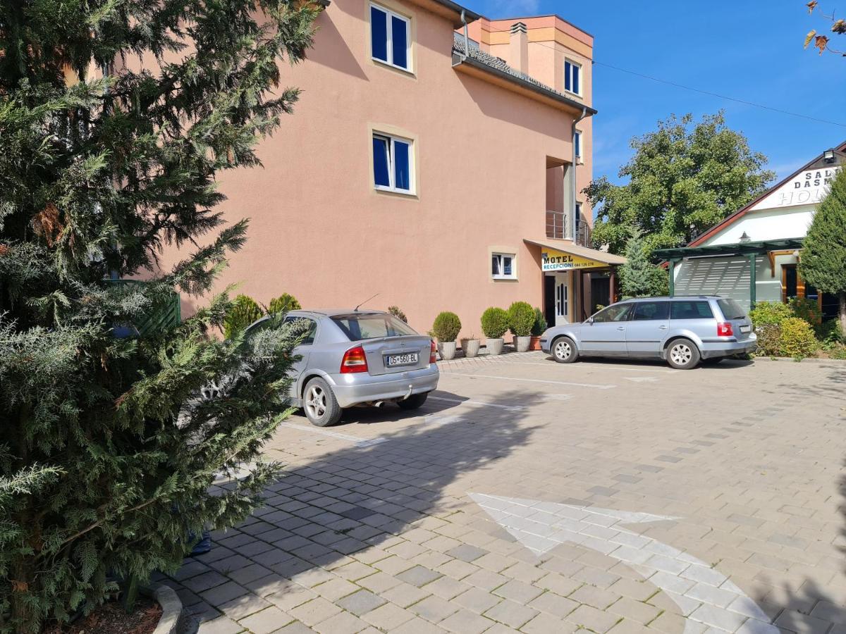Holiday Ferizaj Kültér fotó