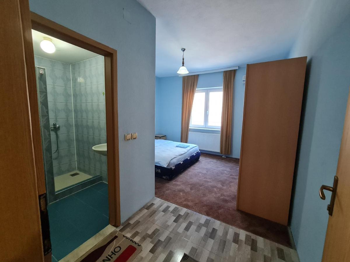 Holiday Ferizaj Kültér fotó