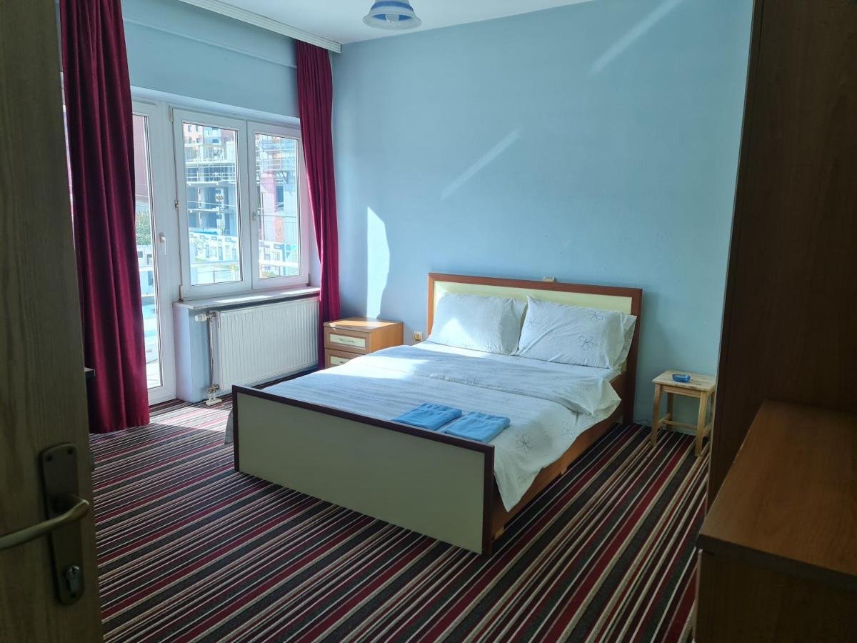 Holiday Ferizaj Kültér fotó