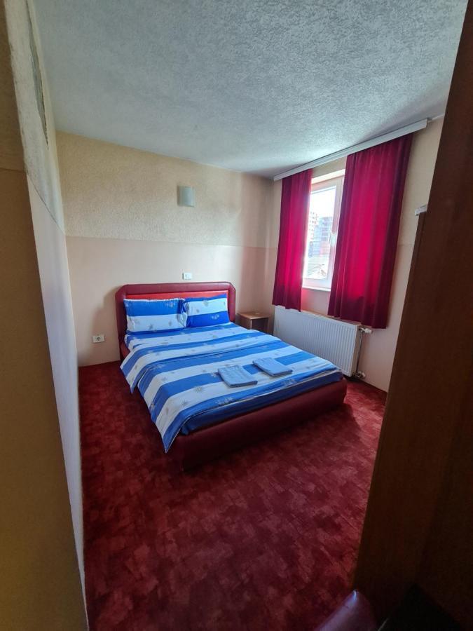Holiday Ferizaj Kültér fotó