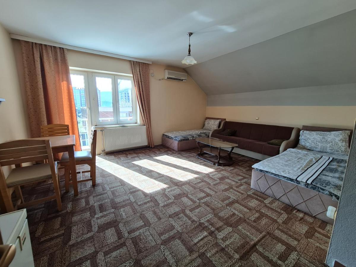Holiday Ferizaj Kültér fotó
