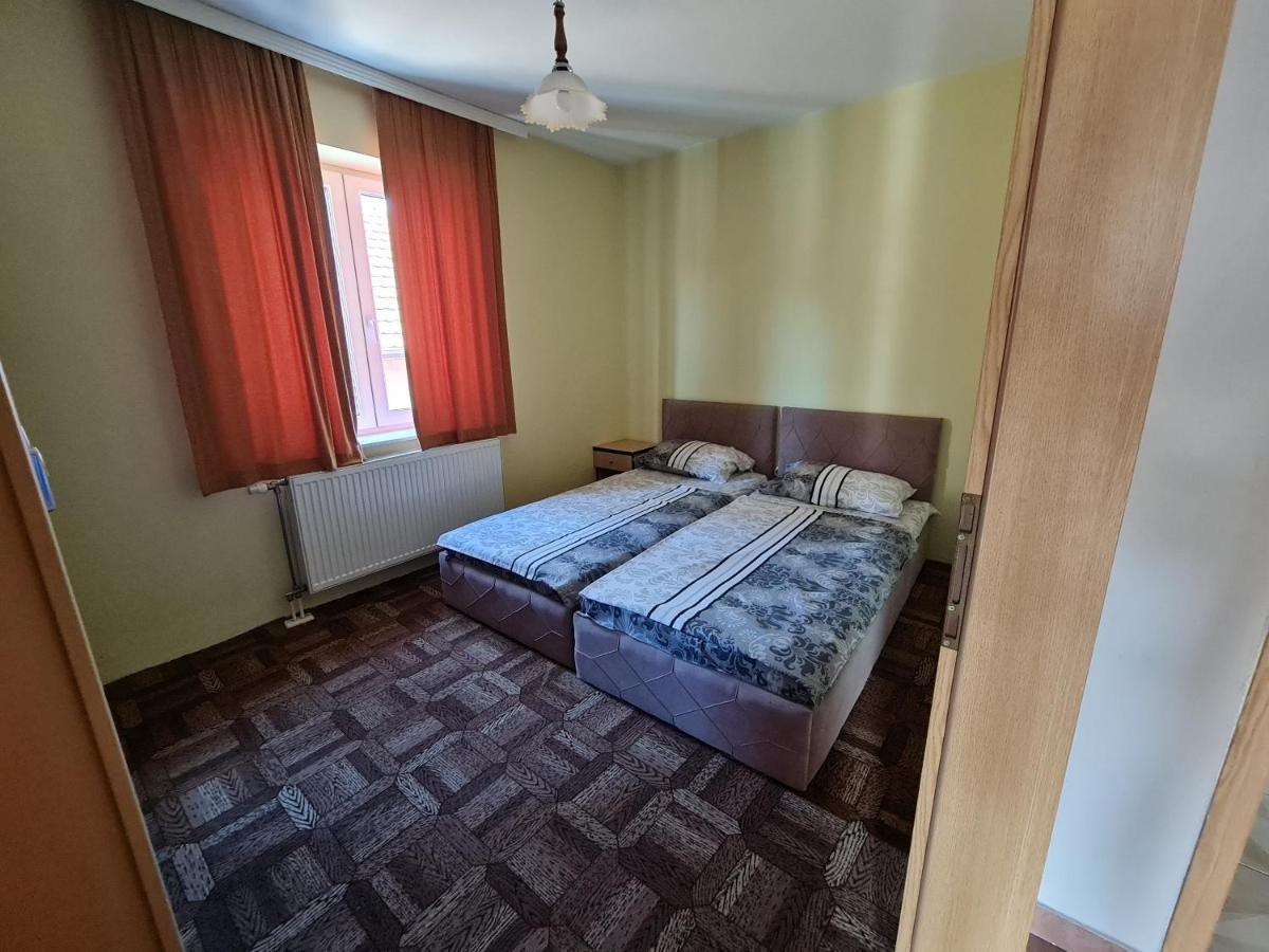 Holiday Ferizaj Kültér fotó