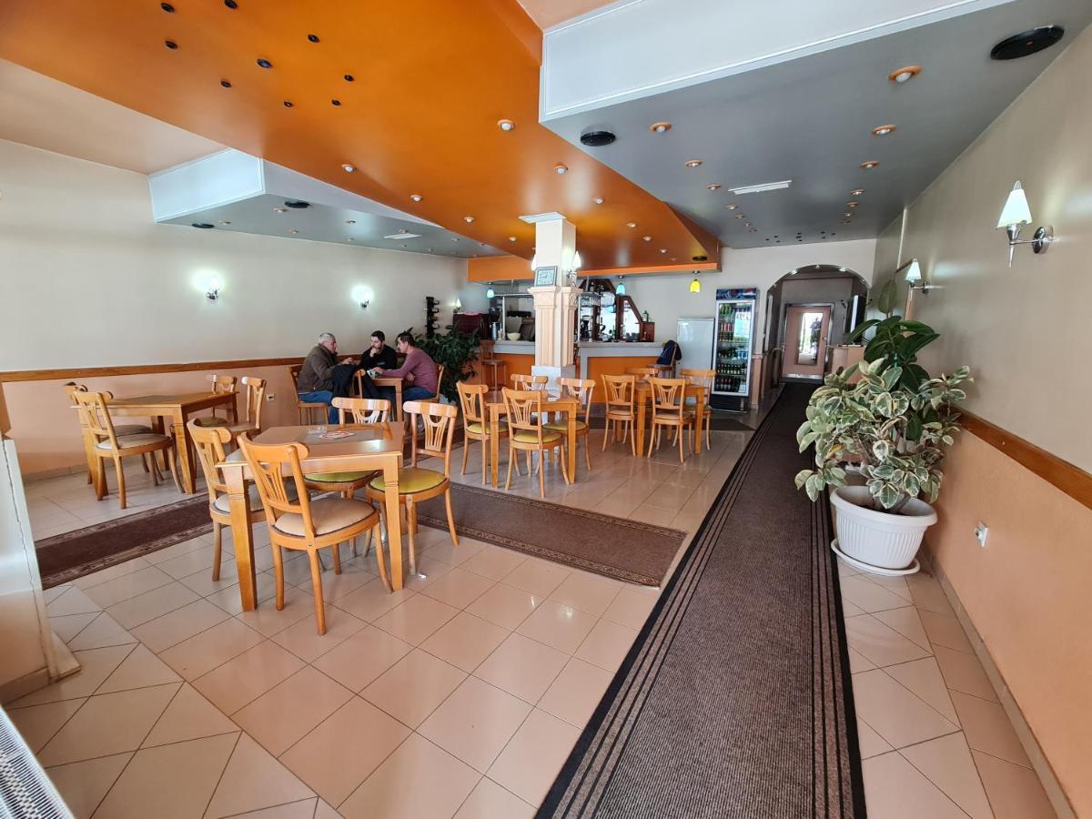 Holiday Ferizaj Kültér fotó