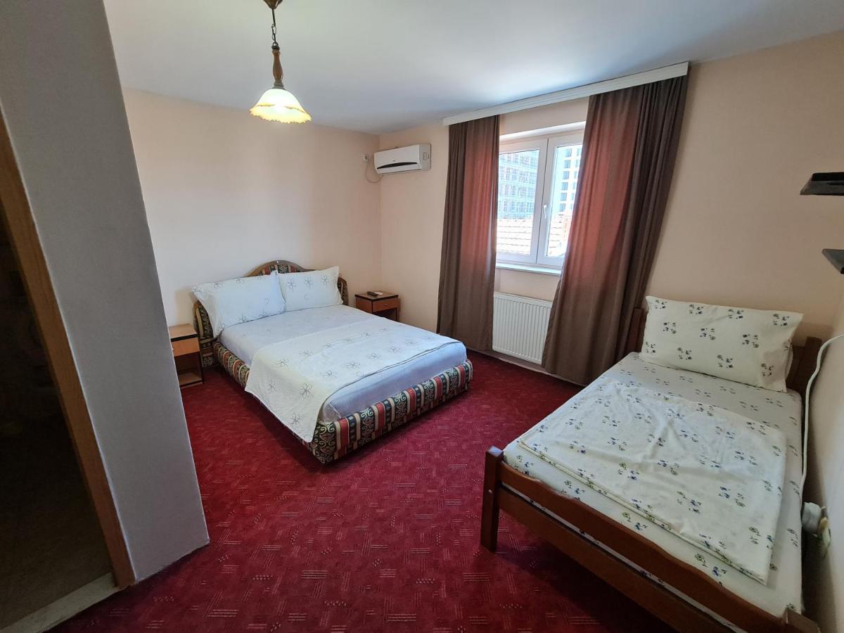 Holiday Ferizaj Kültér fotó