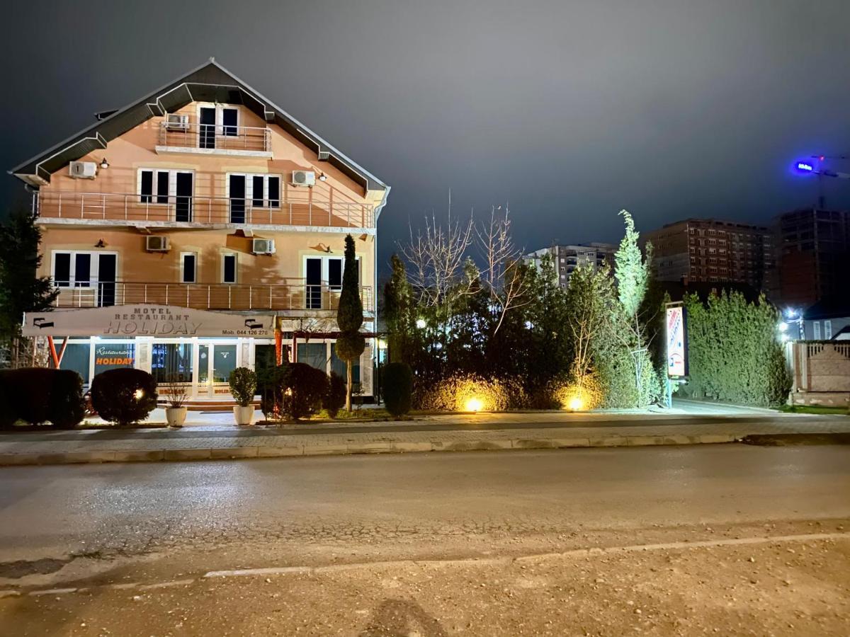 Holiday Ferizaj Kültér fotó
